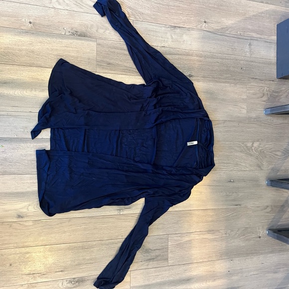 Navy “skull” light sweater - Picture 2 of 4